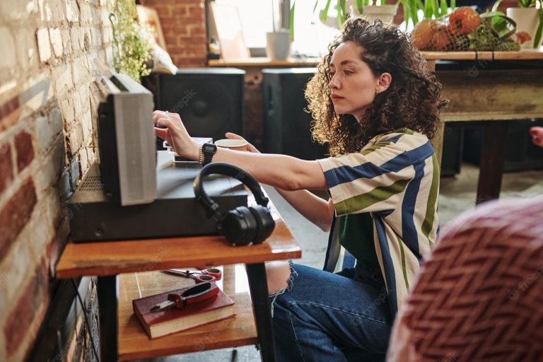 SpouseBusters How to Detect Listening Devices in my Home?