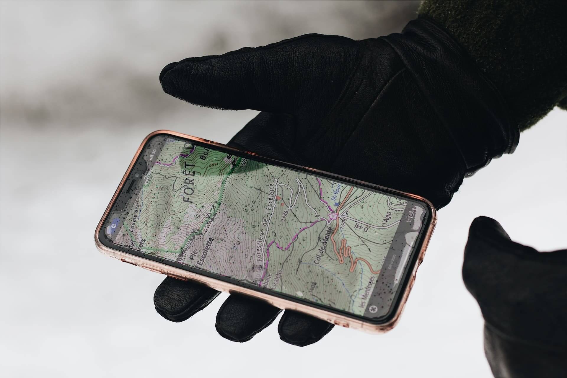 How Mobile Phone Tracking Works